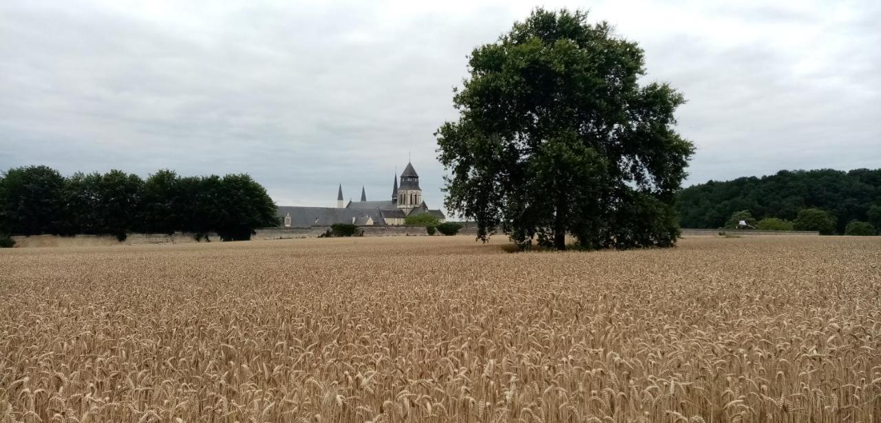 Les Ecuries Des Princesses Fontevraud L'Abbaye Zewnętrze zdjęcie